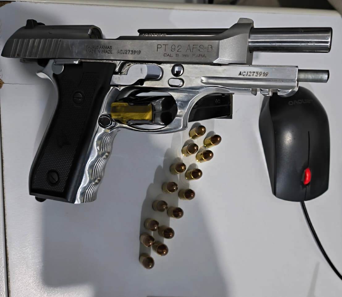 Ex vereador é preso por porte ilegal de arma de fogo e embriaguez ao volante