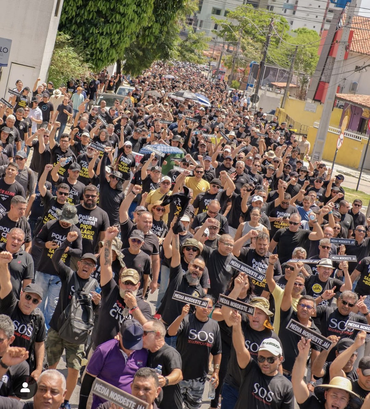 Policiais protestam contra o "Pior Salário do Brasil" e evidenciam descaso do governo da PB
