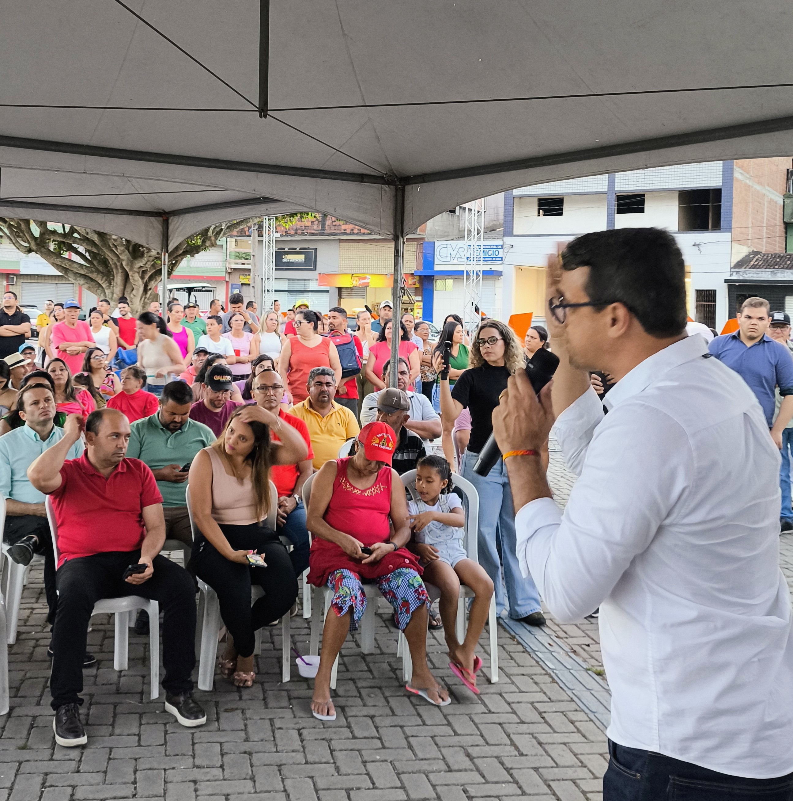 Agricultores Familiares São Beneficiados com Entrega de Máquinas e Equipamentos