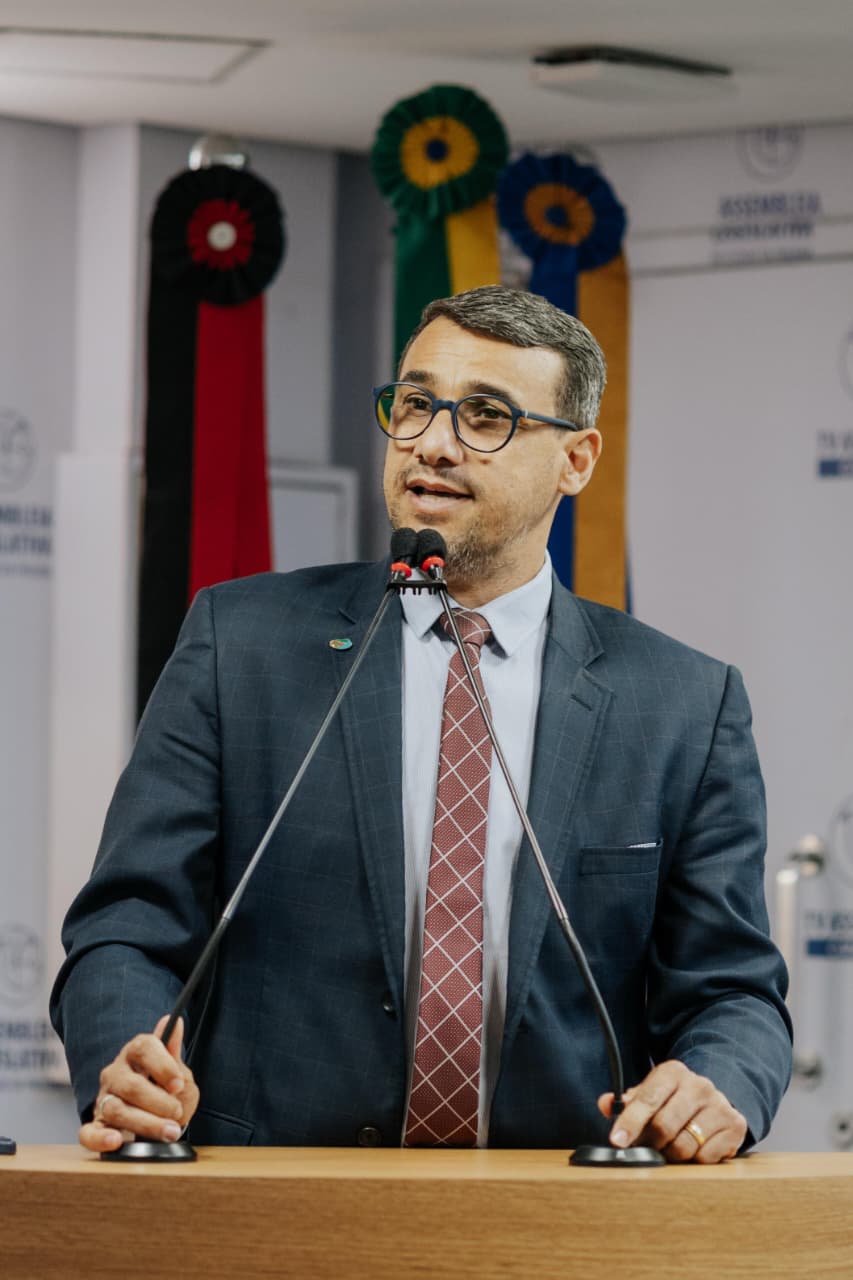 Em Brasília, Chió crítica Congresso: “Deveriam se preocupar com educação, saúde e emprego para o povo”