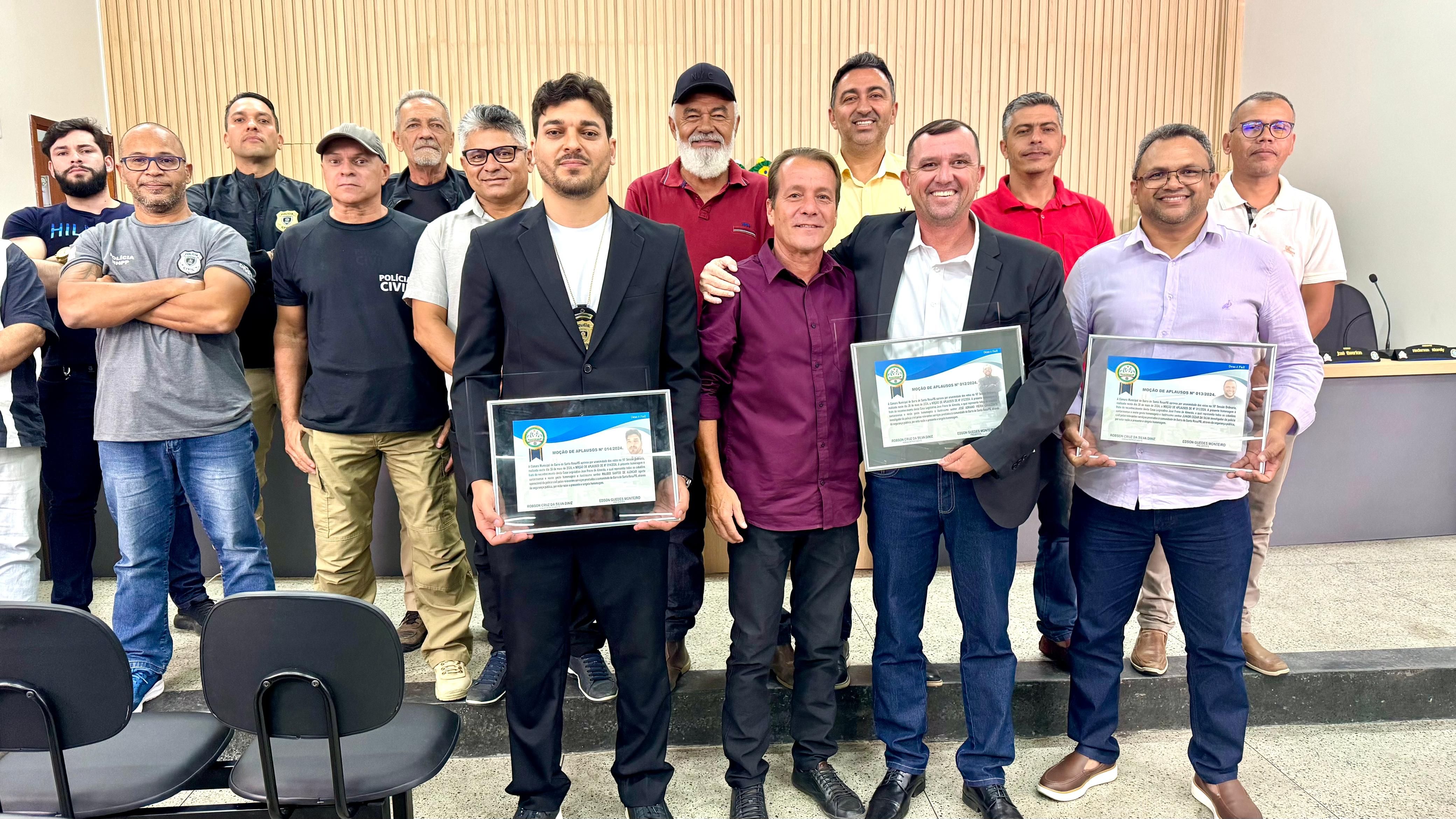 Câmara Municipal de Barra de Santa Rosa homenageia policiais com Moções de Aplausos.